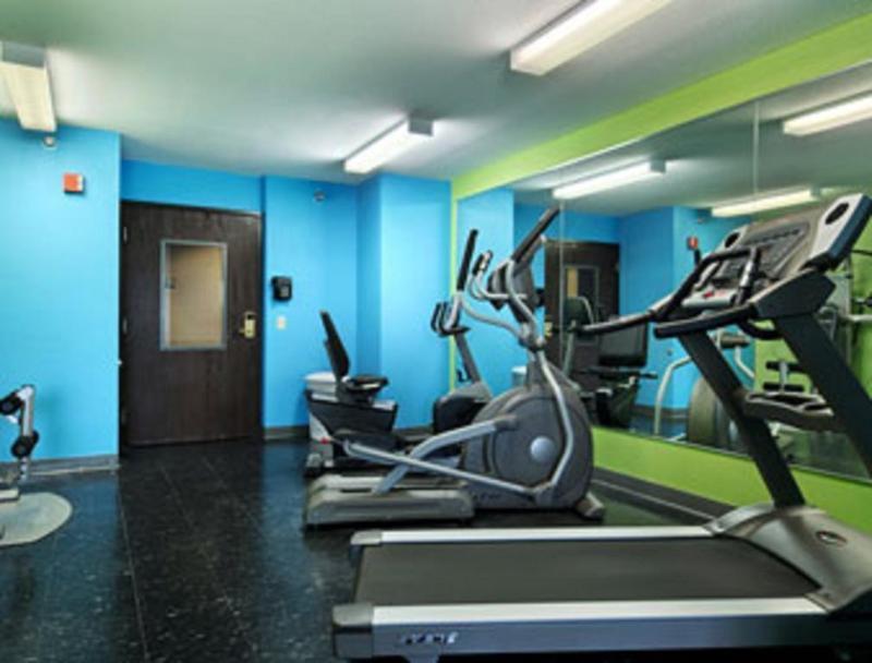 Microtel Inn & Suites By Wyndham Rochester North Mayo Clinic Bagian luar foto