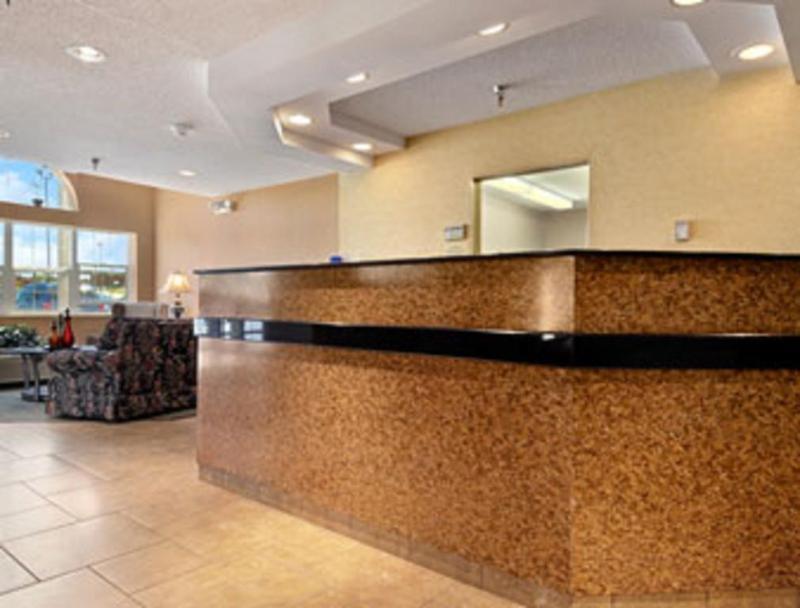 Microtel Inn & Suites By Wyndham Rochester North Mayo Clinic Bagian luar foto