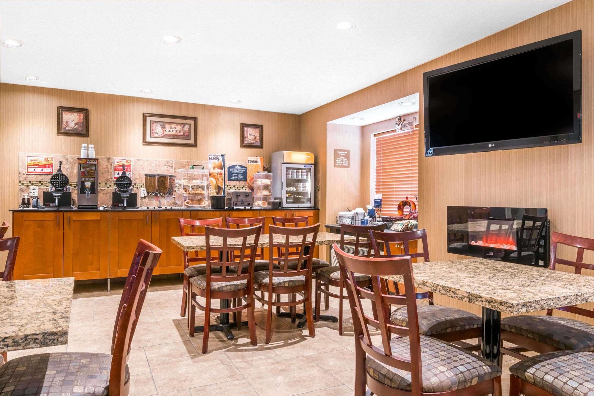Microtel Inn & Suites By Wyndham Rochester North Mayo Clinic Bagian luar foto